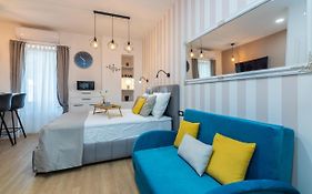 Apartments & Rooms Six